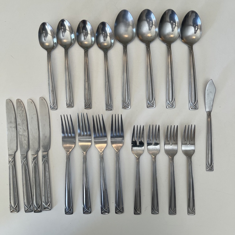 Cambridge Crossroad Sand 21 Pc Stainless Flatware Service for 4 w Butter
